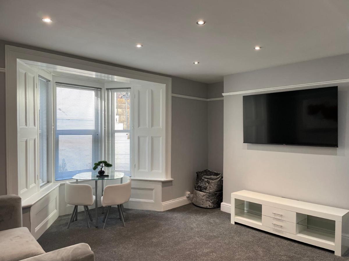 Large 1 Bedroom Flat With Private Parking Plymouth Exterior photo